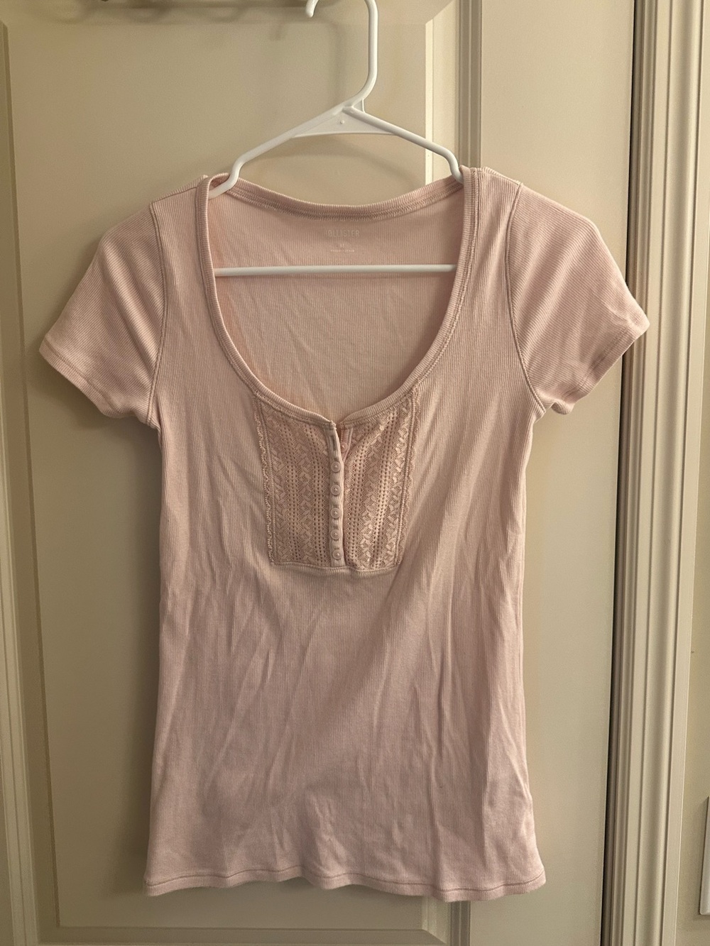 Hollister Ribbed Lace Placket Scoop Henley Top | NWOT | Size M